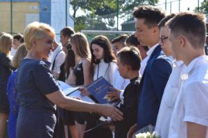 Read more about the article Ponad 6,5 tys. uczniów zakończyło dziś rok szkolny i rozpoczęło wakacje (zdjęcia)