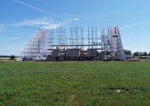 Read more about the article Praca w Podczelu wre. Organizatorzy Sunrise Festival muszą nadgonić czas, który zabrała im fatalna ostatnio pogoda