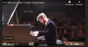 Read more about the article Rozmawiamy z Miłoszem Sroczyńskim, który 23 sierpnia zagra w Kołobrzegu I Koncert Fortepianowy e-moll, op. 11 Chopina