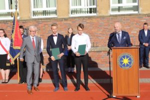 Read more about the article Nagrody Kołobrzeskiej Izby Gospodarczej za osiągnięcia w nauce przyznane