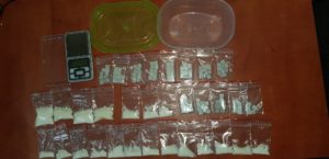 Read more about the article Zatrzymani za narkotyki. „Towar” był już gotowy do sprzedaży