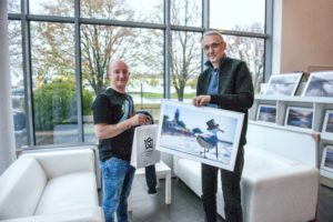 Read more about the article Najmłodszy z rodziny Marianów będzie nosił imię Mietek. Konkurs na imię dla mewy rozstrzygnięty