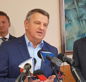 Read more about the article Marek Hok zagłosował „za” wotum zaufania dla rządu Morawieckiego. „To pomyłka” tłumaczy poseł i składa oświadczenie