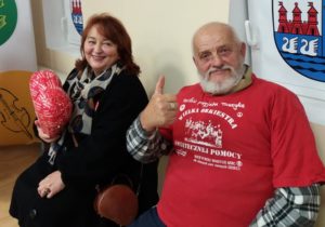 Read more about the article Wolontariusze na sesji Rady Miasta. Rondo biszkoptowe będzie nosiło imię Wielkiej Orkiestry Świątecznej Pomocy