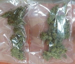 Read more about the article Miał w aucie prawie 50 gramów marihuany. Grozi mu do 3 lat pozbawienia wolności