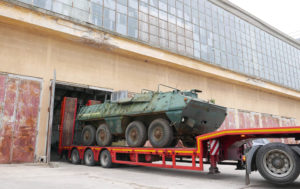 Read more about the article Do Rogowa trafił nowy eksponat. To kołowy transporter opancerzony SKOT