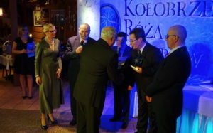 Read more about the article Róża Wiatrów dla Stowarzyszenia Miłośników Dawnej Motoryzacji (zdjęcia)