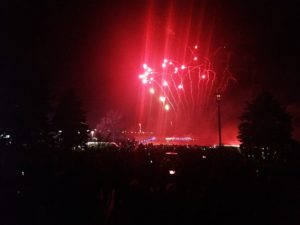 Read more about the article Kilka tysięcy osób przywitało Nowy Rok na placu przed molo (wideo)