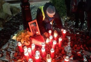 Read more about the article Grupa wolontariuszy WOŚP uczciła pamięć Pawła Adamowicza