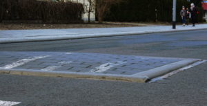 Read more about the article Progi zwalniające na ul. Wylotowej. Kierowcy: powinny tu być, ale niech ktoś je w końcu poprawi