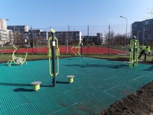 Read more about the article Ogrody mają już swoją zewnętrzną siłownię fitness i stację naprawy rowerów