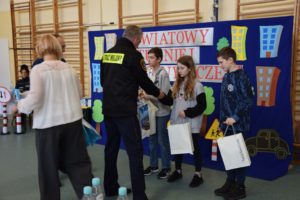 Read more about the article Uczniowie rywalizowali w powiatowym turnieju „Bezpieczny uczeń” (zdjęcia)