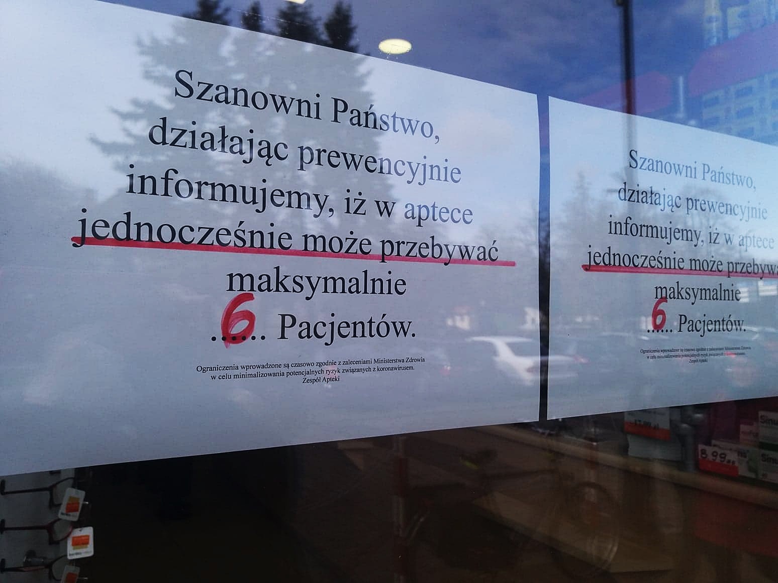 You are currently viewing W tej aptece jednocześnie może przebywać tylko 6 klientów. Przedsiębiorcy wdrażają swoje działania profilaktyczne