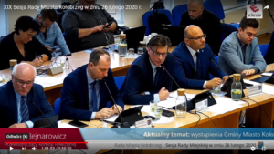 Read more about the article Koronawirus. Klub radnych PiS chce szybkiego zwołania sesji, by uchwalić zwolnienie z podatku od nieruchomości