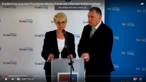 Read more about the article Konferencja prezydent Kołobrzegu i starosty kołobrzeskiego ws. sytuacji epidemicznej w mieście (wideo)