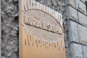 Read more about the article Decyzja biskupa koszalińsko-kołobrzeskiego w sprawie odwołania rekolekcji i pielgrzymki. Na razie nie ma decyzji dot. mszy