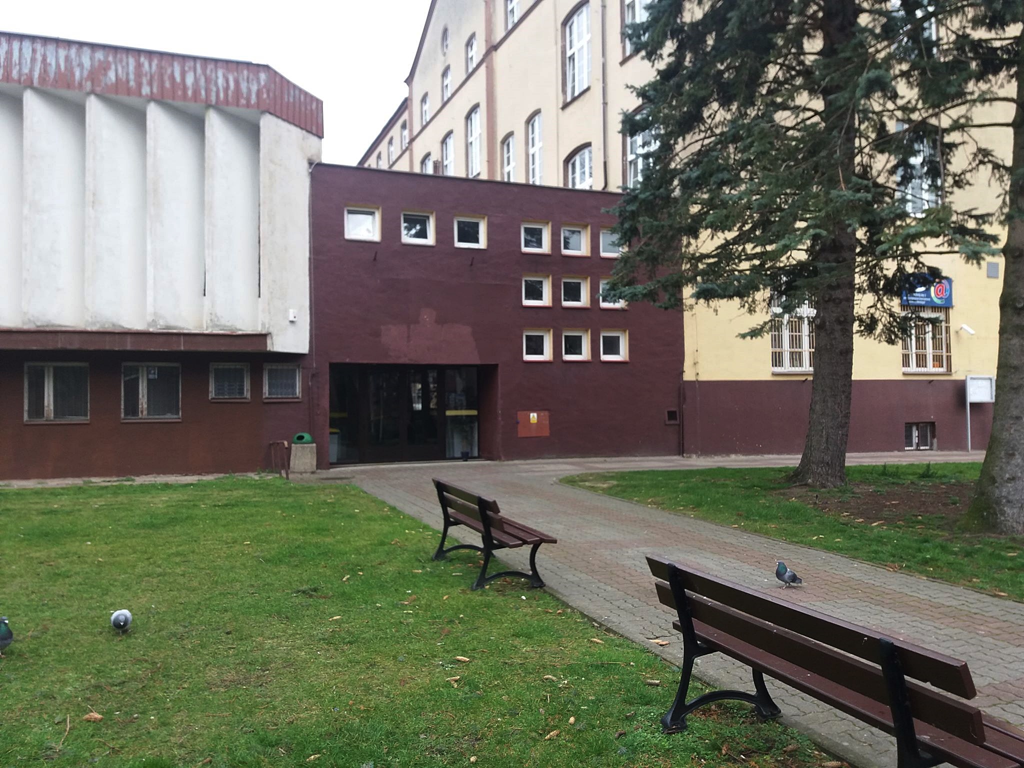 You are currently viewing Co z pomieszczeniami po Powiatowym Urzędzie Pracy? Niedawno planowano zbudować tu skrzydło Urzędu Miasta