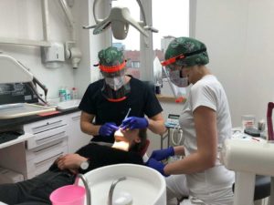 Read more about the article Nauczyciel z Kołobrzegu będzie drukował na drukarkach 3D maski dla lekarzy