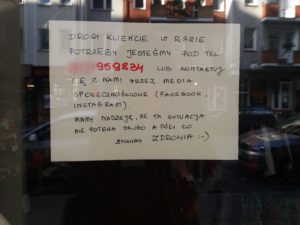 Read more about the article Po godz. 16 miasto pustoszeje. „Mamy nadzieję, że ta sytuacja nie potrwa długo, a póki co życzymy zdrowia”