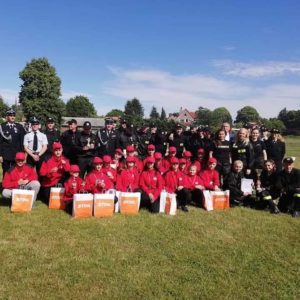 Read more about the article Akcja #StrażacyMedykom. Strażacy w bezpieczny sposób dostarczają wsparcie szpitalom