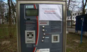 Read more about the article Szykuje się powrót opłat za postój w strefach płatnego parkowania. W międzyczasie zmieniły się granice stref, a stawki poszły w górę