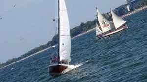 Read more about the article W sobotę otwarcie sezonu żeglarskiego 2020. Będzie można je zobaczyć online lub z plaży Centralnej