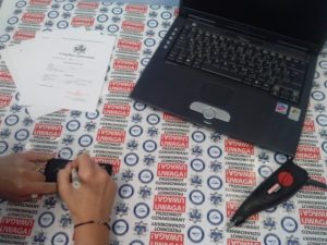 Read more about the article Policja znakuje wartościowe przedmioty. Prosty i darmowy sposób na zabezpieczenie przed kradzieżą