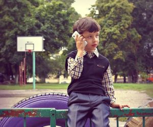 Read more about the article Z posiedzenia miejskiej komisji: Szkoła bez telefonów komórkowych?