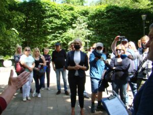 Read more about the article Zakaz wjazdu do portu pasażerskiego na pewno nie od 1 lipca. Część mieszkańców i przedsiębiorców przeciw ograniczeniu ruchu kołowego