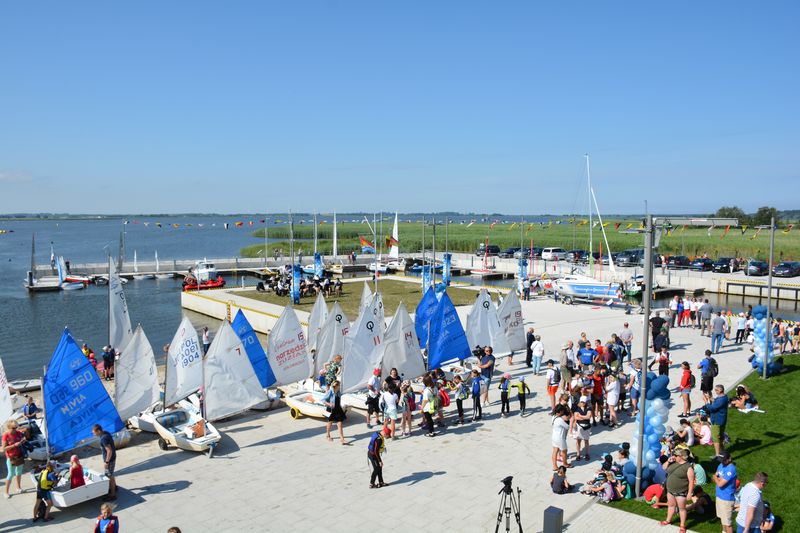 You are currently viewing Błękitna Marina w Dźwirzynie otwarta!