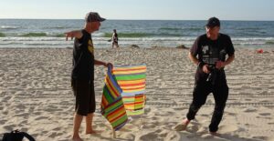 Read more about the article Grzegorz Lipiec wraca do swoich zdjęć nagranych 10 lat temu w Kołobrzegu. Nam opowiada o swoim filmie (WIDEO)