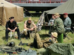 Read more about the article Trwa Zlot Zimnowojenny w porcie jachtowym (zdjęcia, wideo)