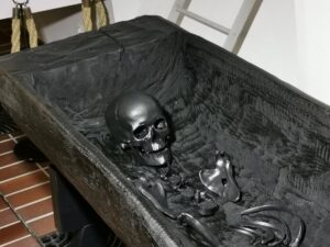 Read more about the article Kopia szkieletu najstarszej kołobrzeżanki już w muzeum. Warszawska firma wydrukowała go na drukarce 3D (WIDEO)