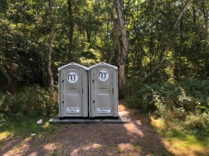 Read more about the article Plaża, upał, wypijasz litry wody i nagle po prostu musisz…. A tu nie ma gdzie