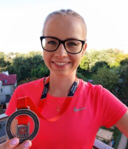 Read more about the article Brawo! Zawodniczka KMKL „Sztorm” wicemistrzynią Polski w chodzie sportowym
