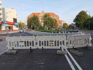 Read more about the article Przebudowa ulic 18 Marca i Zwycięzców zakończona. Na odbiór inwestycji poczekamy jednak do końca miesiąca
