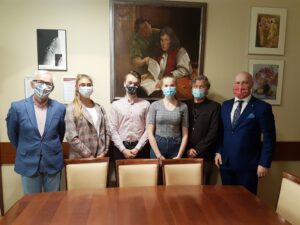 Read more about the article Trójka stypendystów Kołobrzeskiej Izby Gospodarczej. Wszyscy z jednej szkoły