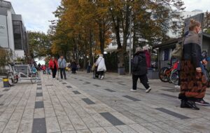 Read more about the article Koniec z nieuprawnionym wjazdem na deptak przed molo. Wkrótce staną tu słupki blokujące