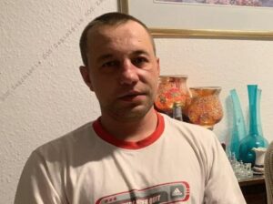 Read more about the article 39-letni Robert Gołębiowski zaginął pod koniec sierpnia. Policja apeluje o pomoc w poszukiwaniach