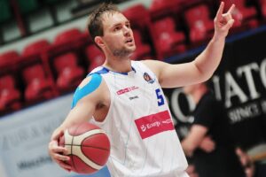 Read more about the article Sokół zatrzymany! (relacja z meczu Energa Kotwica)