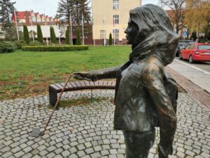 Read more about the article Turystce znowu ktoś uszkodził kijek do robienia selfie