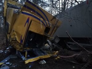 Read more about the article W ostatnich dniach 12 kolizji i 1 wypadek. Policja apeluje: uważajcie i dostosujcie technikę jazdy do pogody!