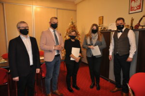 Read more about the article Awanse urzędników w starostwie powiatowym