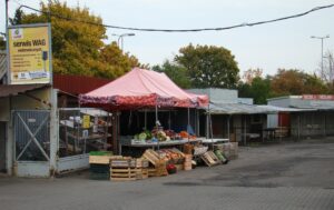 Read more about the article Jutro dowiemy się, czy ruszy przebudowa bazaru przy Trzebiatowskiej. Co ma się tu zmienić?