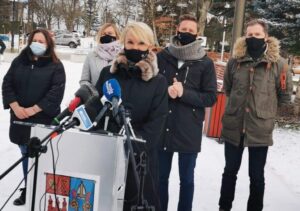 Read more about the article Konferencja prezydent Kołobrzegu, marszałka i przedstawicieli przedsiębiorców ws. lockdown-u (zapis wideo)