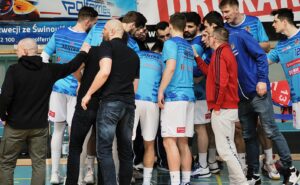 Read more about the article Wyjazdowe przełamanie w Kłodzku (relacja pomeczowa)