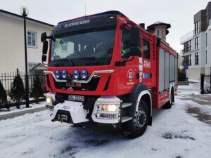 Read more about the article Druhowie z OSP Ustronie Morskie pomogą mieszkańcom gminy usunąć niebezpieczny śnieg z dachu