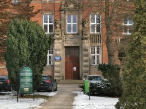 Read more about the article Ukradli BMW i sprzedali go na złom. Mężczyznom grozi kara nawet do 15 lat więzienia