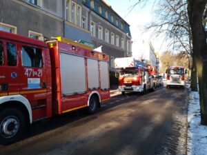 Read more about the article Trzy wozy strażackie pod hotelem Centrum