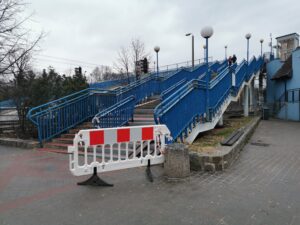 Read more about the article Z jednej strony remont, z drugiej już się sypie. Gruntowna modernizacja przejścia dopiero w przyszłym roku